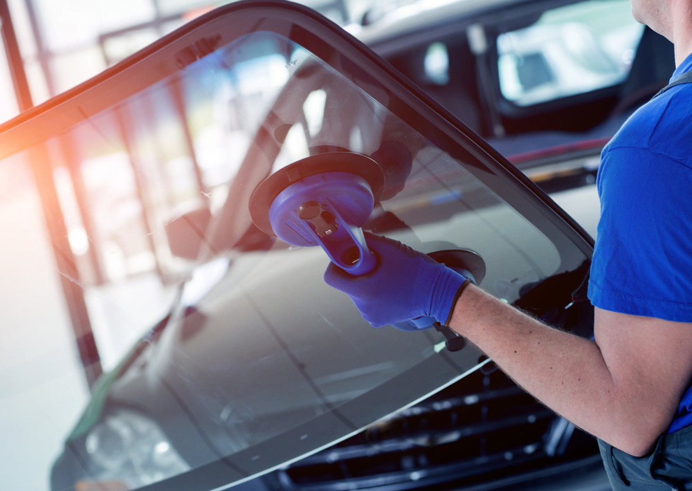 How To Pick The Best Auto Glass Repair Shop